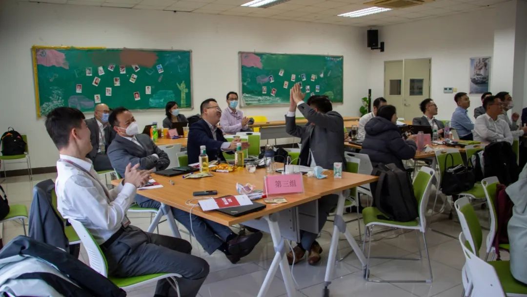 密密麻麻400个字!看了这个车企内部流出的PPT,我们决定这样教... PPT教程 密密麻麻400个字!看了这个车企内部流出的PPT,我们决定这样教...